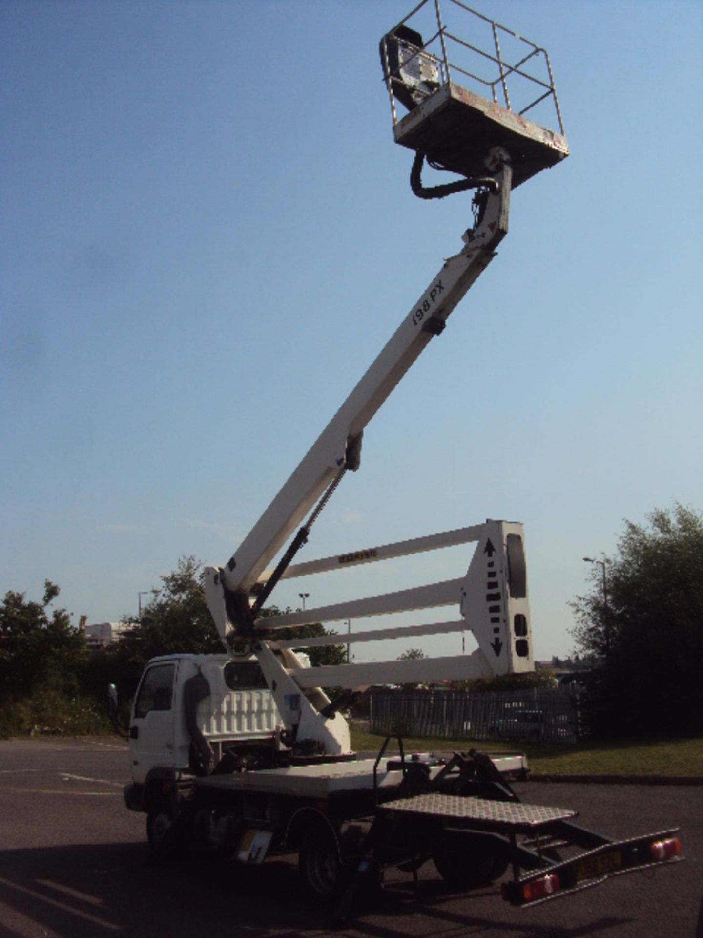 2006 NISSAN Cabstar Reg: FJ56 SZL with 2006 SKY KING E198PX mounted cherry picker (101418 recorded - Image 3 of 11