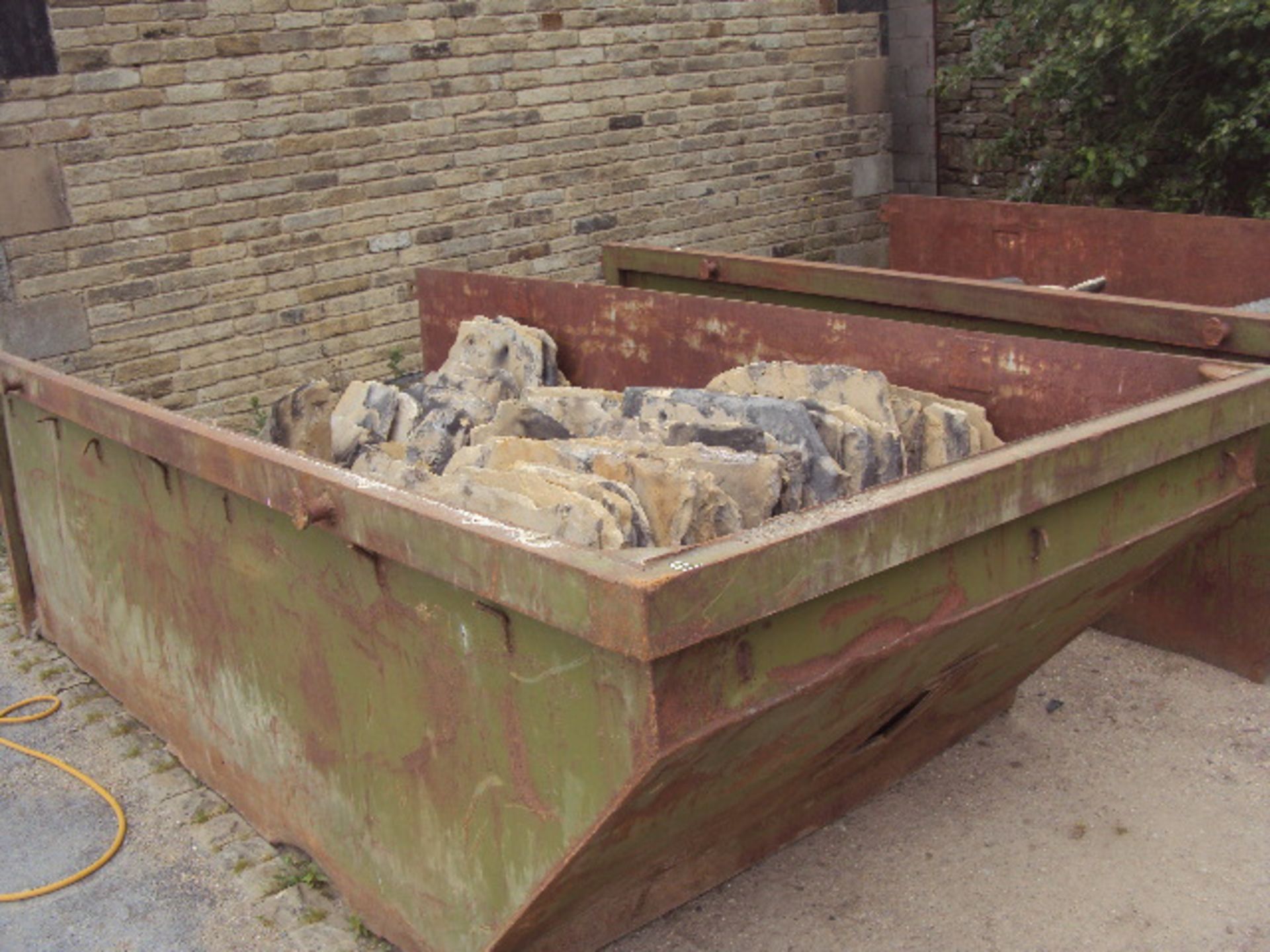 Open back 8 Cu yard chain skip with approx 7 tons Yorkshire Flag stones (A) - Image 3 of 3