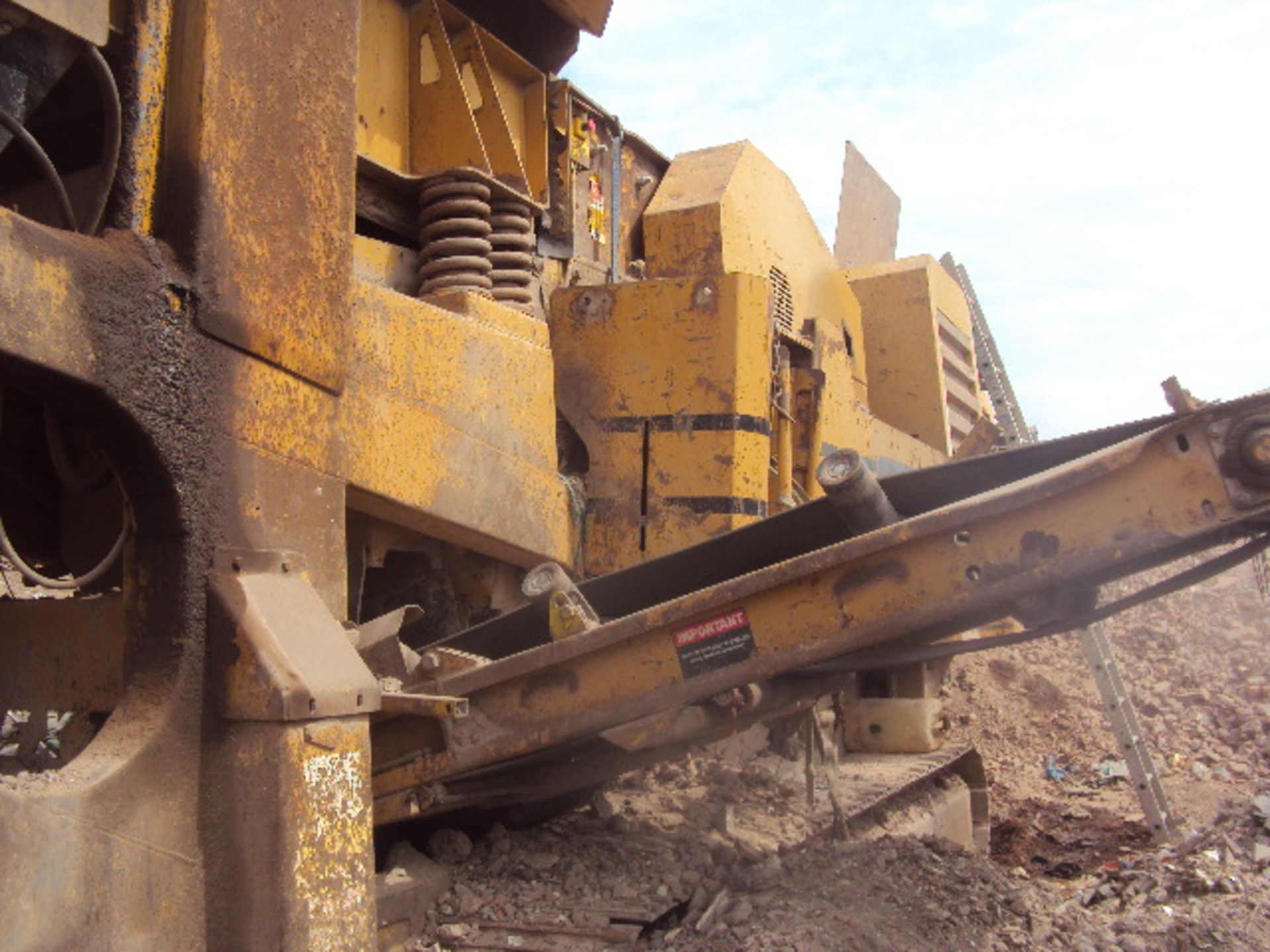 2006 EXTEC C12 steel tracked jaw crusher with Deutz V6 Turbo engine, vibratory hopper feed, metal - Image 2 of 12