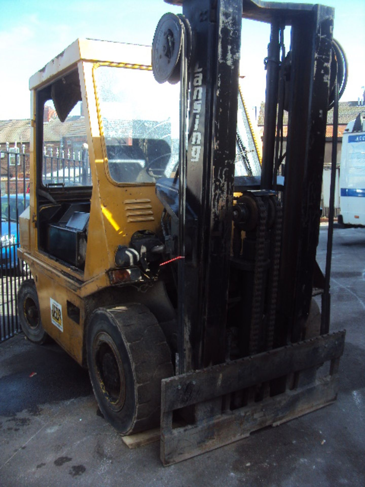 LANSING 7.40 4t diesel driven forklift truck with duplex free-lift mast (sold as not working) - Image 3 of 4
