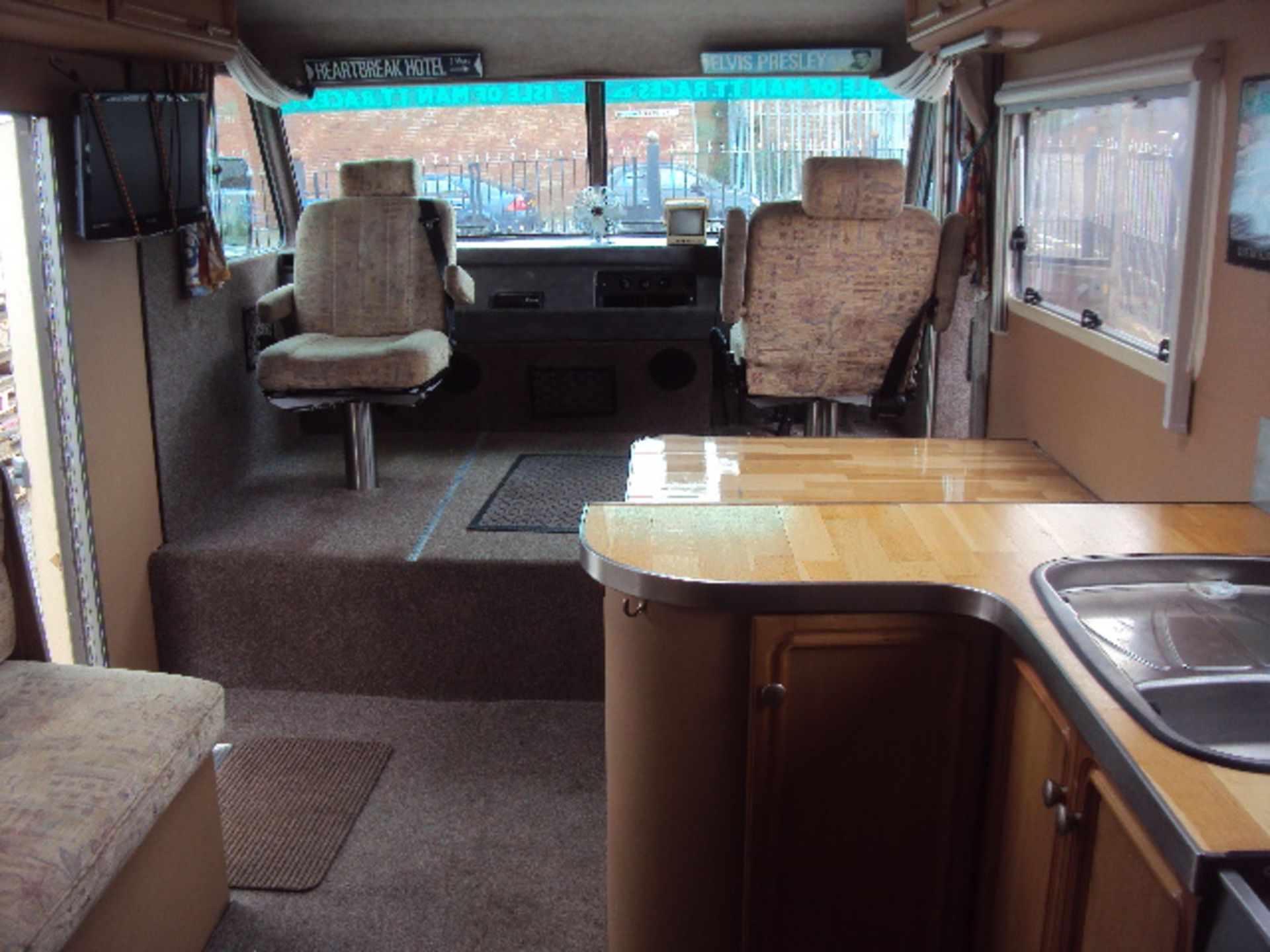 1991 MERCEDES 814 7.5t coach built motor home. (187,000 recorded kms), Reg: H15 UNE (TESTED to - Image 6 of 14