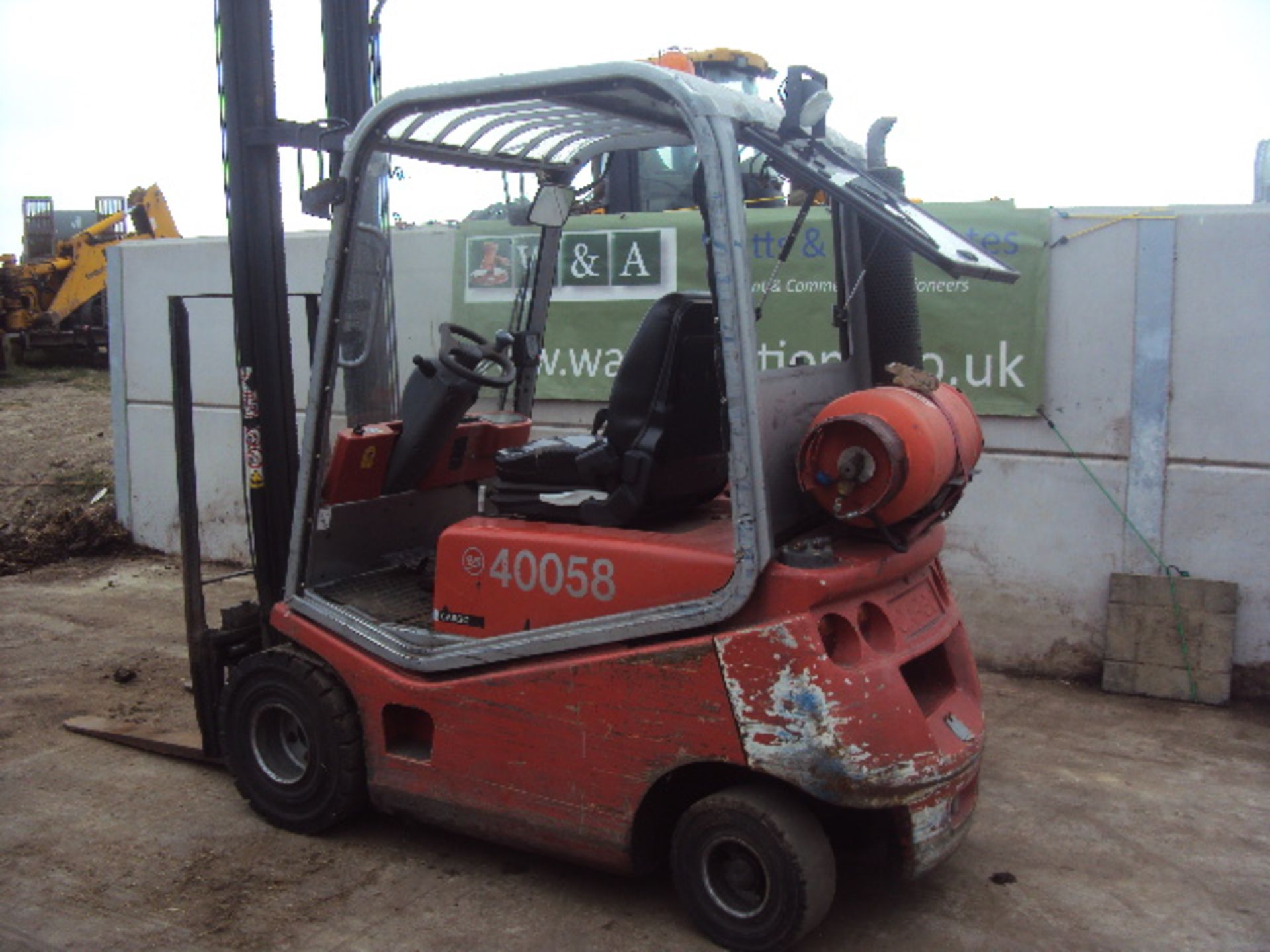 2007 BT CARGO C4G200D 2t gas driven forklift truck S/n: CE313866 with duplex mast & side-shift (RDL) - Image 2 of 6