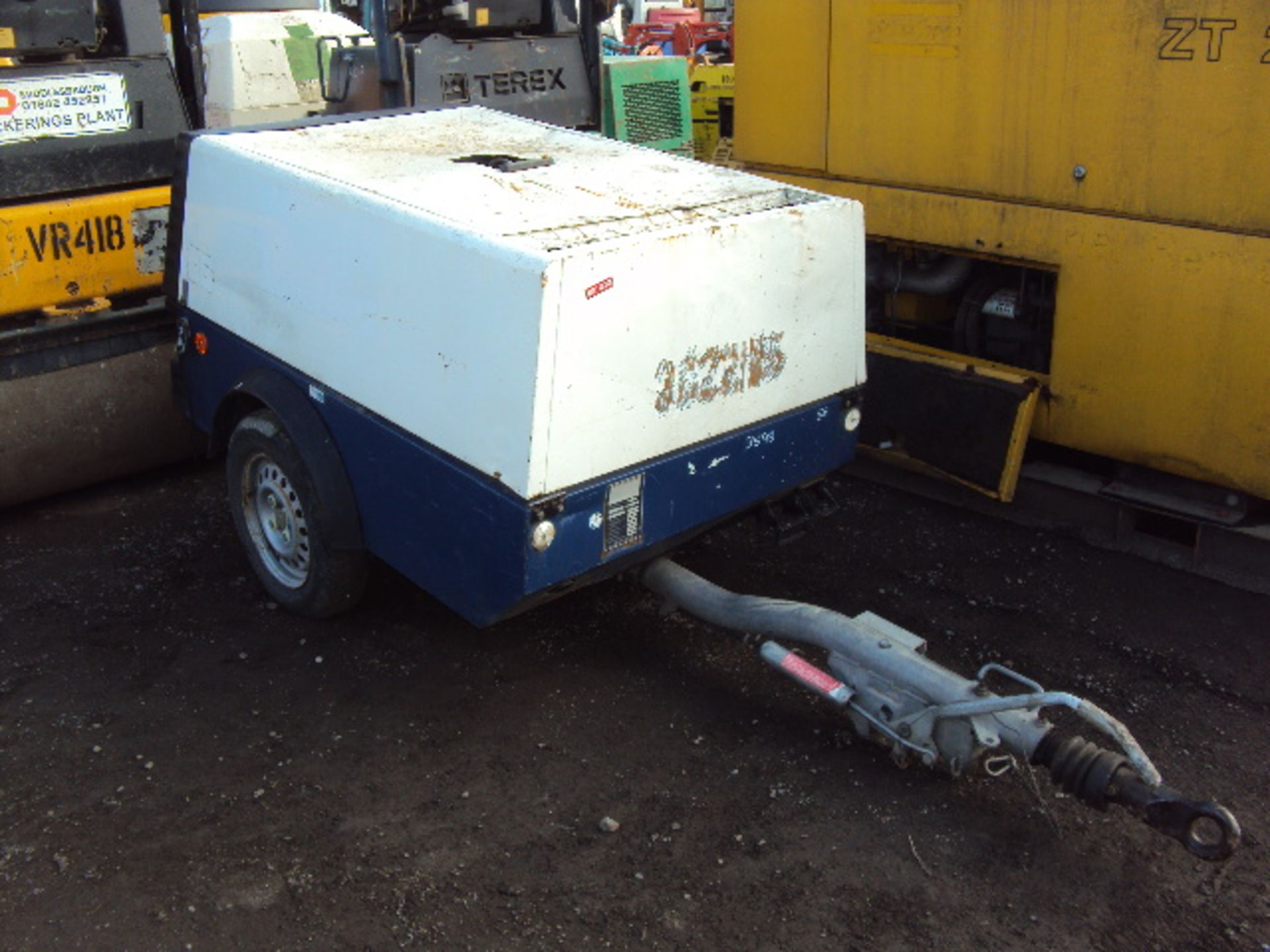 2008 COMPAIR C20 fast tow compressor S/n: 10641449