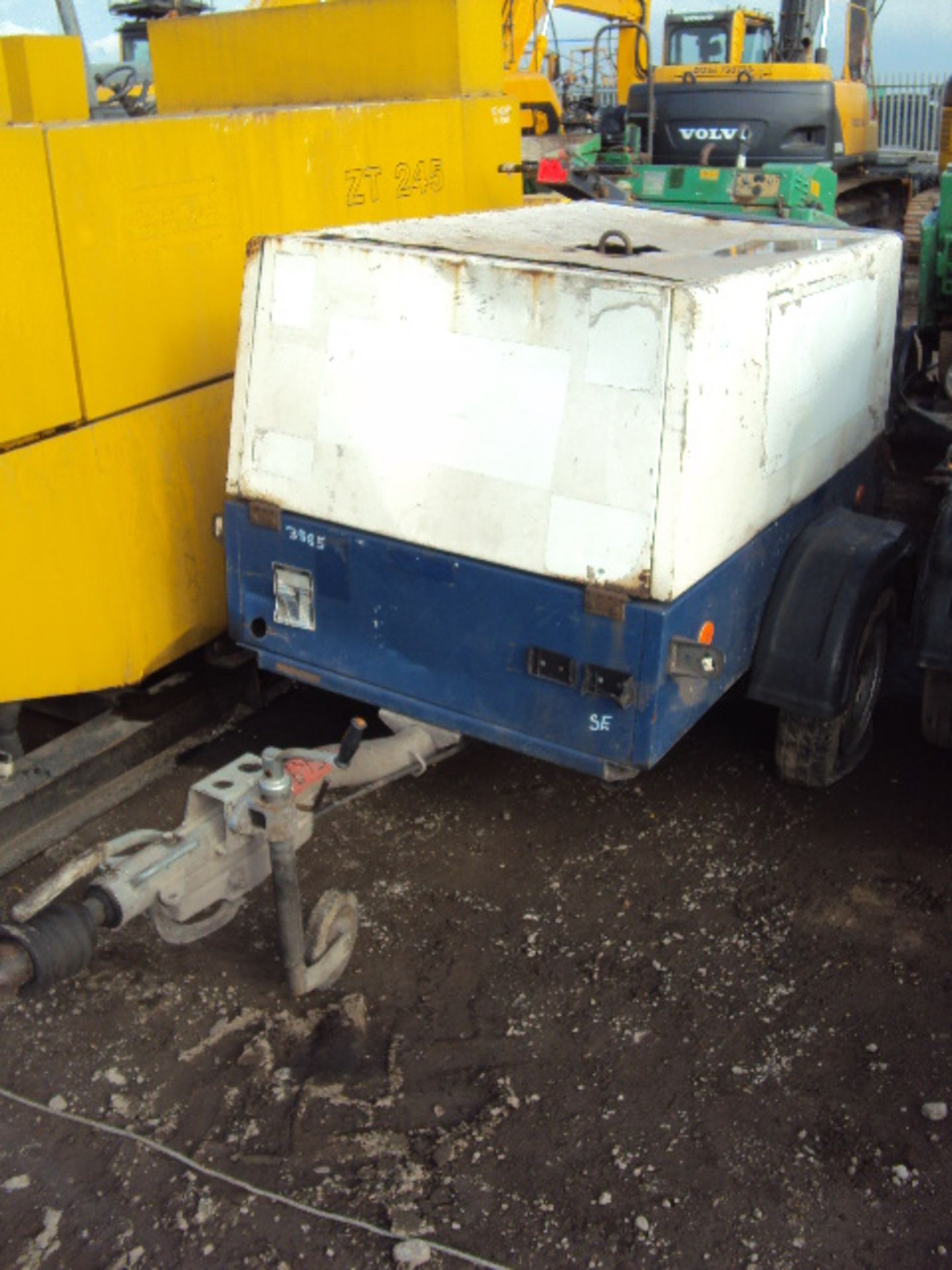 2004 COMPAIR C38 fast tow compressor S/n: 10333259