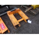 Forklift lifting frame