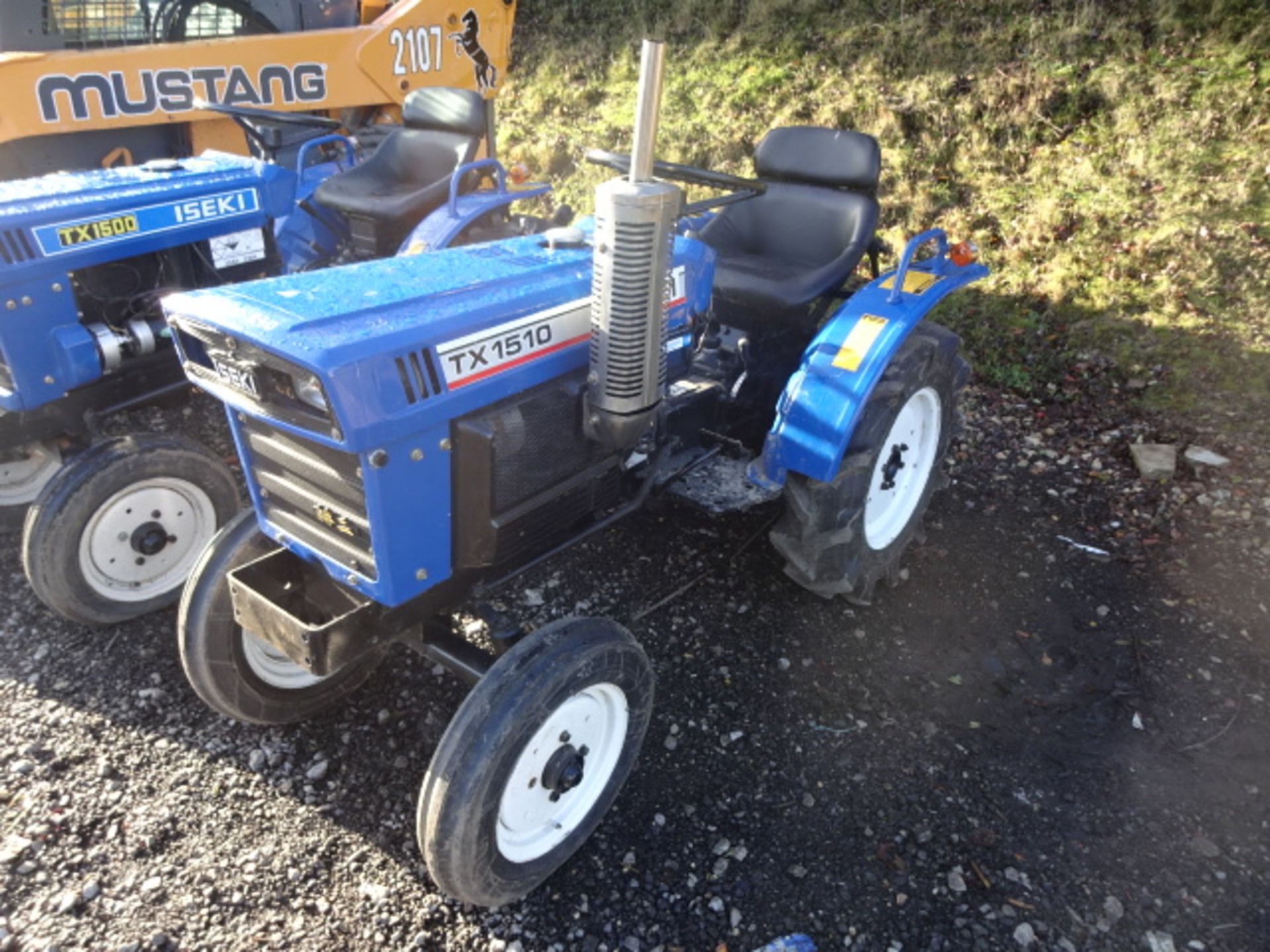 ISEKI TX1510 3-cylinder 2wd compact tractor, 535 hours c/w 3-point linkage & pto (R&D) - Image 2 of 4