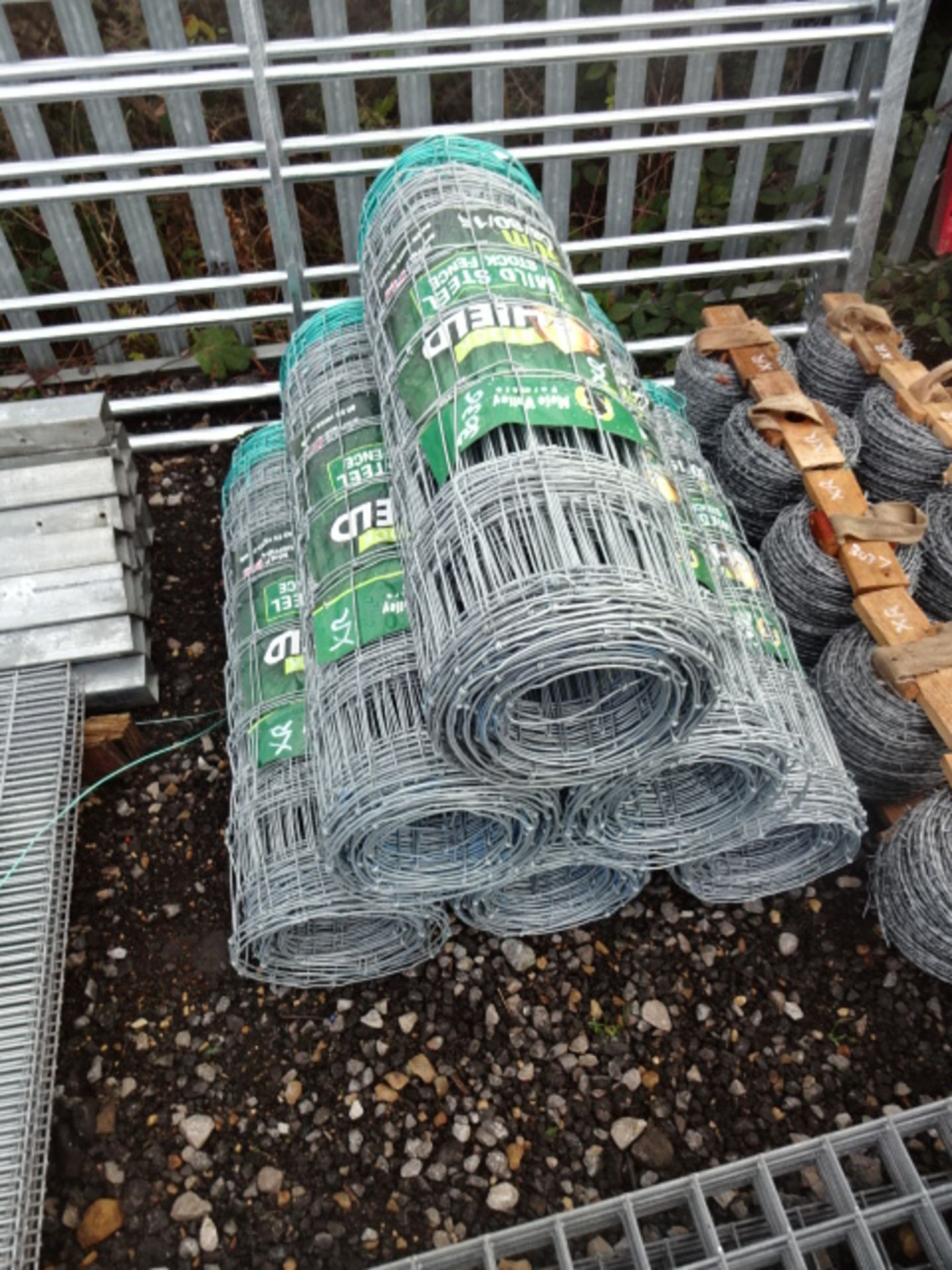 6 x rolls of stock netting
