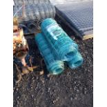 3 x rolls of stock netting (green)