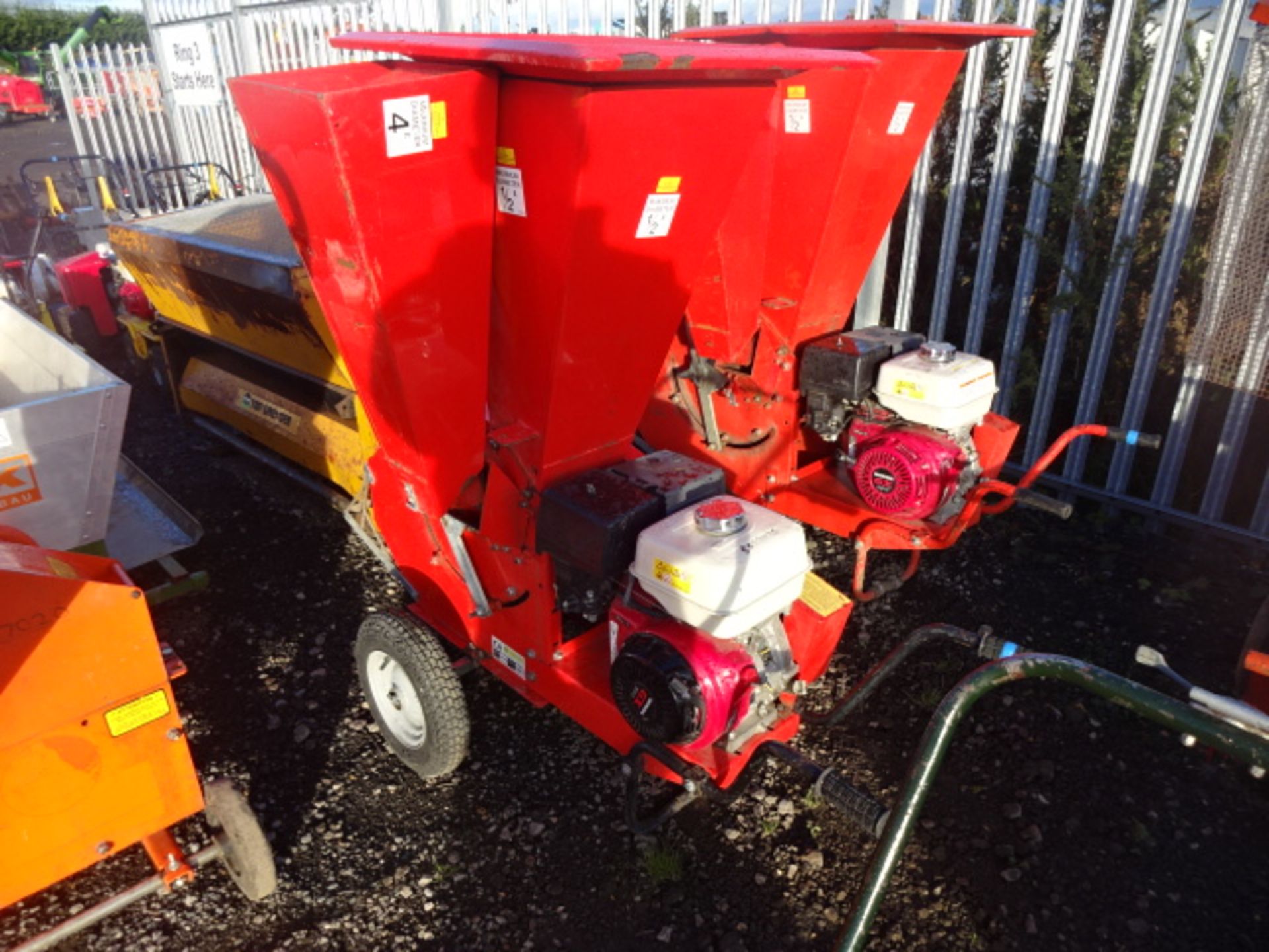 CAMON C150 petrol driven chipper shredder