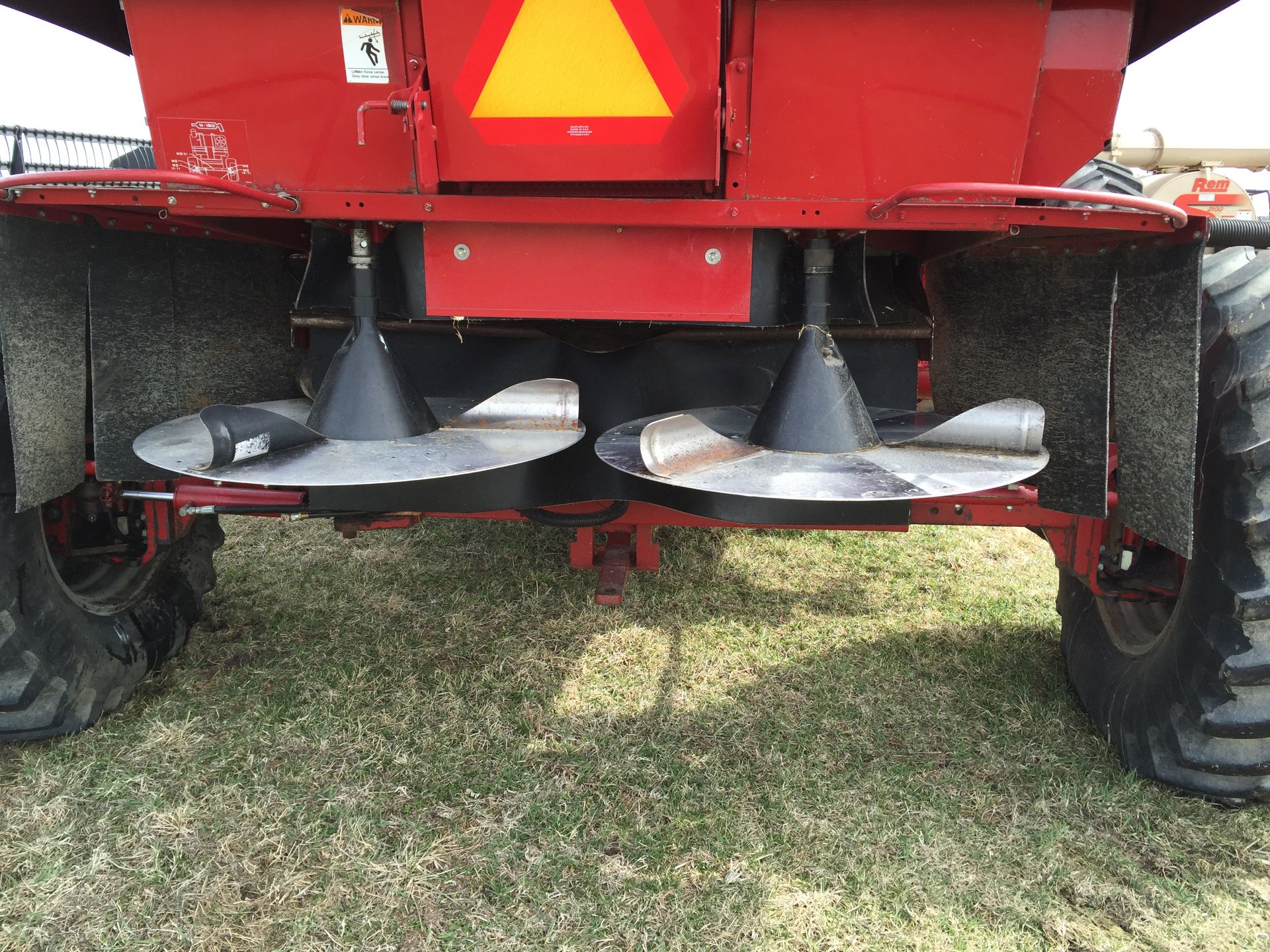 1996 IH 2188 combine, 3800 hrs, 4 whl drive, yield monitor, straw chopper, field tracker CORN HEAD - Image 4 of 14