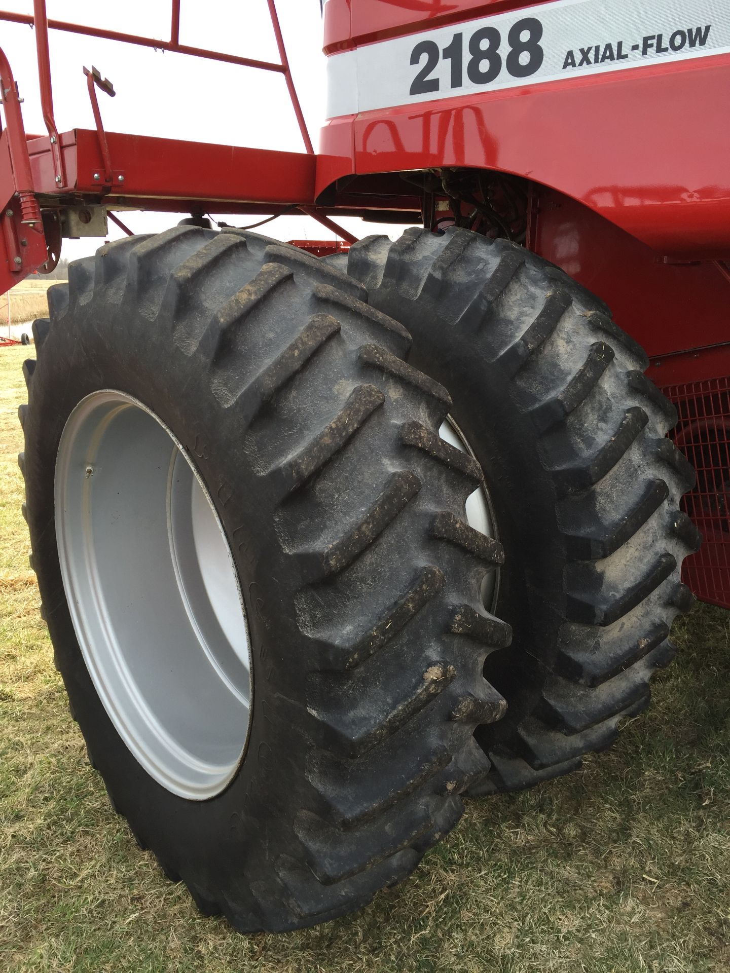 1996 IH 2188 combine, 3800 hrs, 4 whl drive, yield monitor, straw chopper, field tracker CORN HEAD - Image 7 of 14