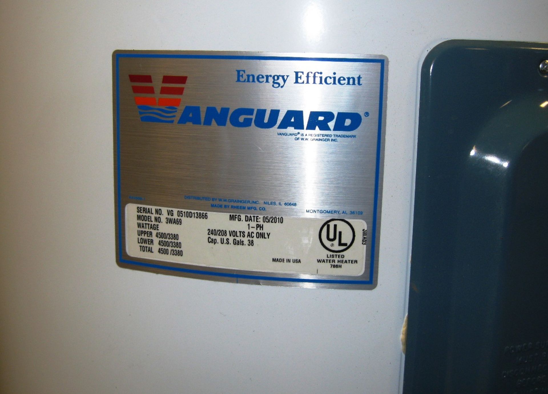 Vanguard 38 Gallon Residential Electric Water Heater 240VAC 3WA69   Condition: New Manufacturer: - Image 6 of 6