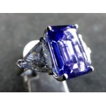 18 ct white gold emerald cut tanzanite a