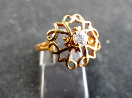 9 ct rose gold stone set openwork ring. - Image 3 of 3