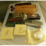 Tray of mixed collectables including cased set of dominoes