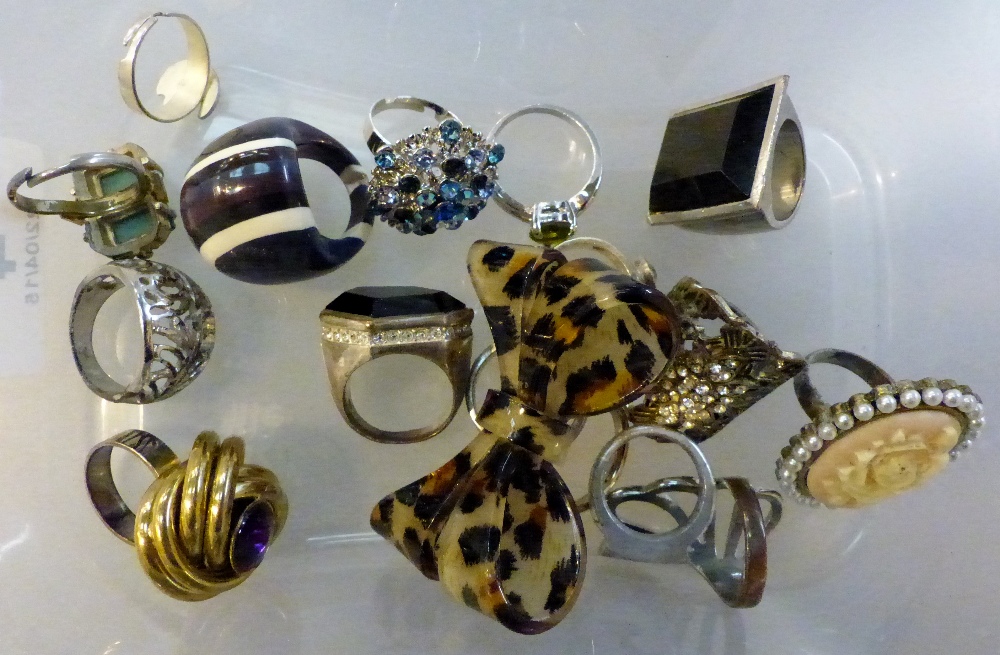 Tray of fashion rings