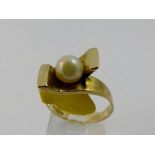 9 ct gold real pearl ring