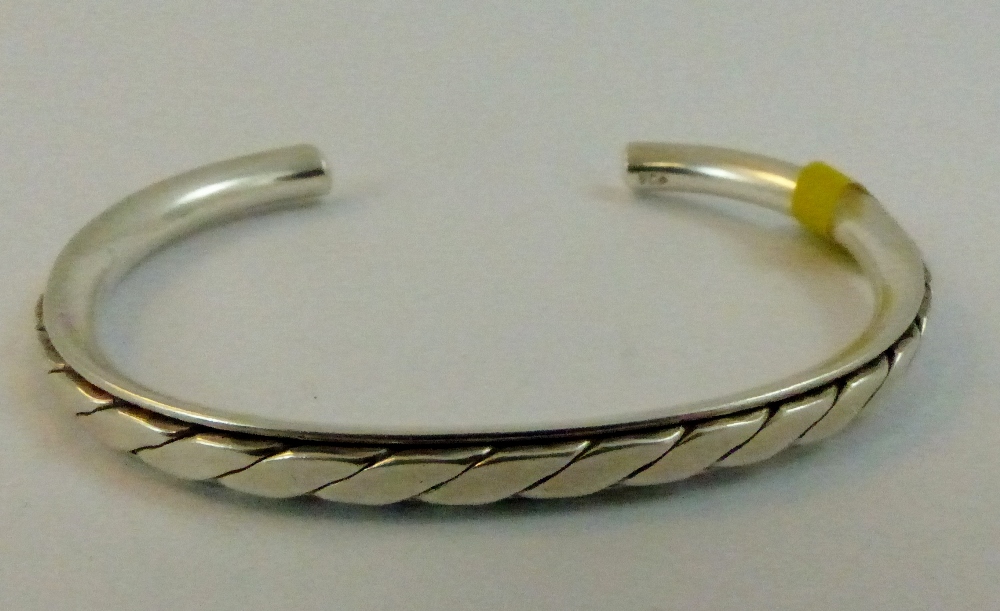 Sterling silver solid open fancy bangle 18g