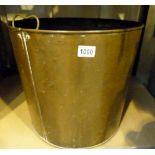 Large copper twin handled coal bucket.
