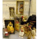 Tray of collectable souvenier dolls,