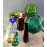 Tray of good coloured glass items