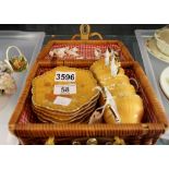 Picnic basket of Yamasen Gold collection fine porcelain,