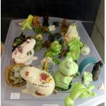 Tray of decorative ceramic and other frogs