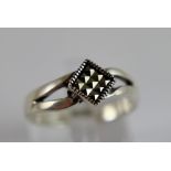 925 silver ring with bright cut square design