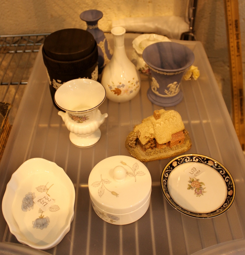 Tray of mixed ceramics including Wedgwood Basalt