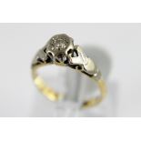 18 ct gold and platinum vintage diamond solitaire ring. 2.8g.