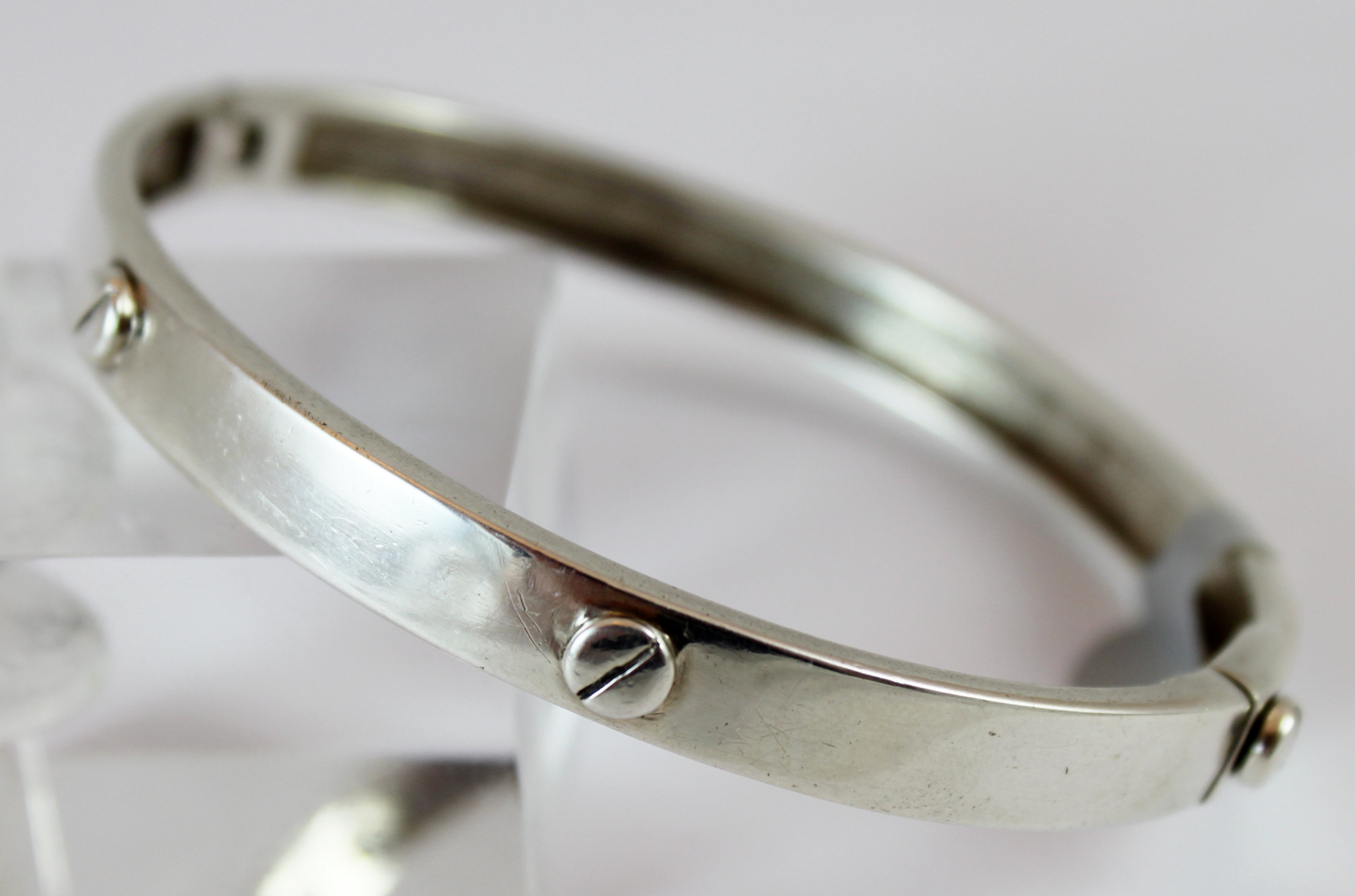 Silver screw bangle