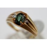 10k American green stone and diamond gents ring size W