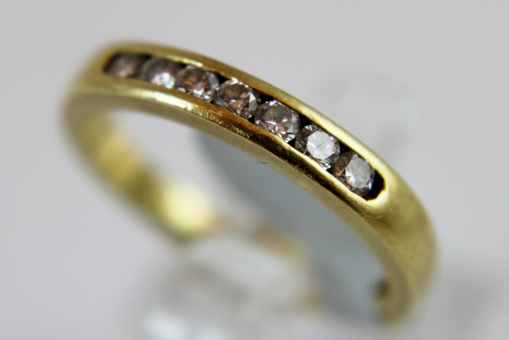 18ct 0.27ct 7 stone half eternity ring 4.