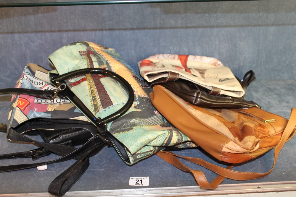 Quantity of ladies handbags