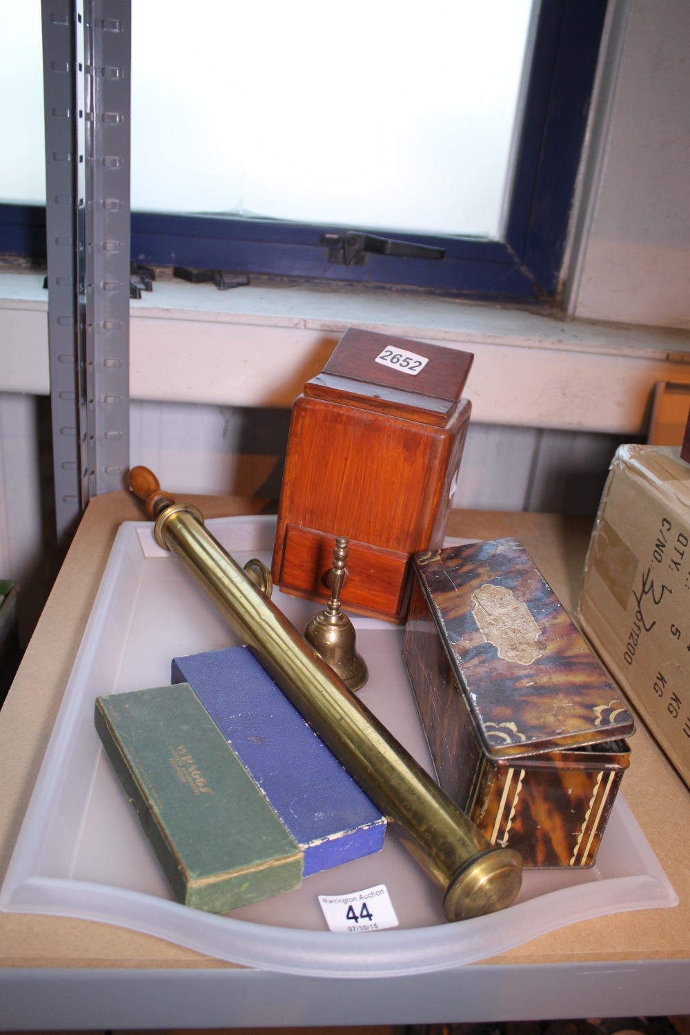 Tray of mixed colelctables