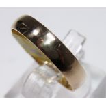 9 ct gold 5mm wedding band