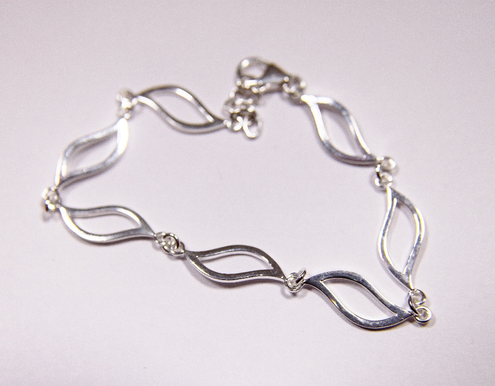 Silver fancy bracelet