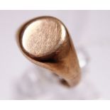9 ct yellow gold gents signet ring Assay marks for Chester,