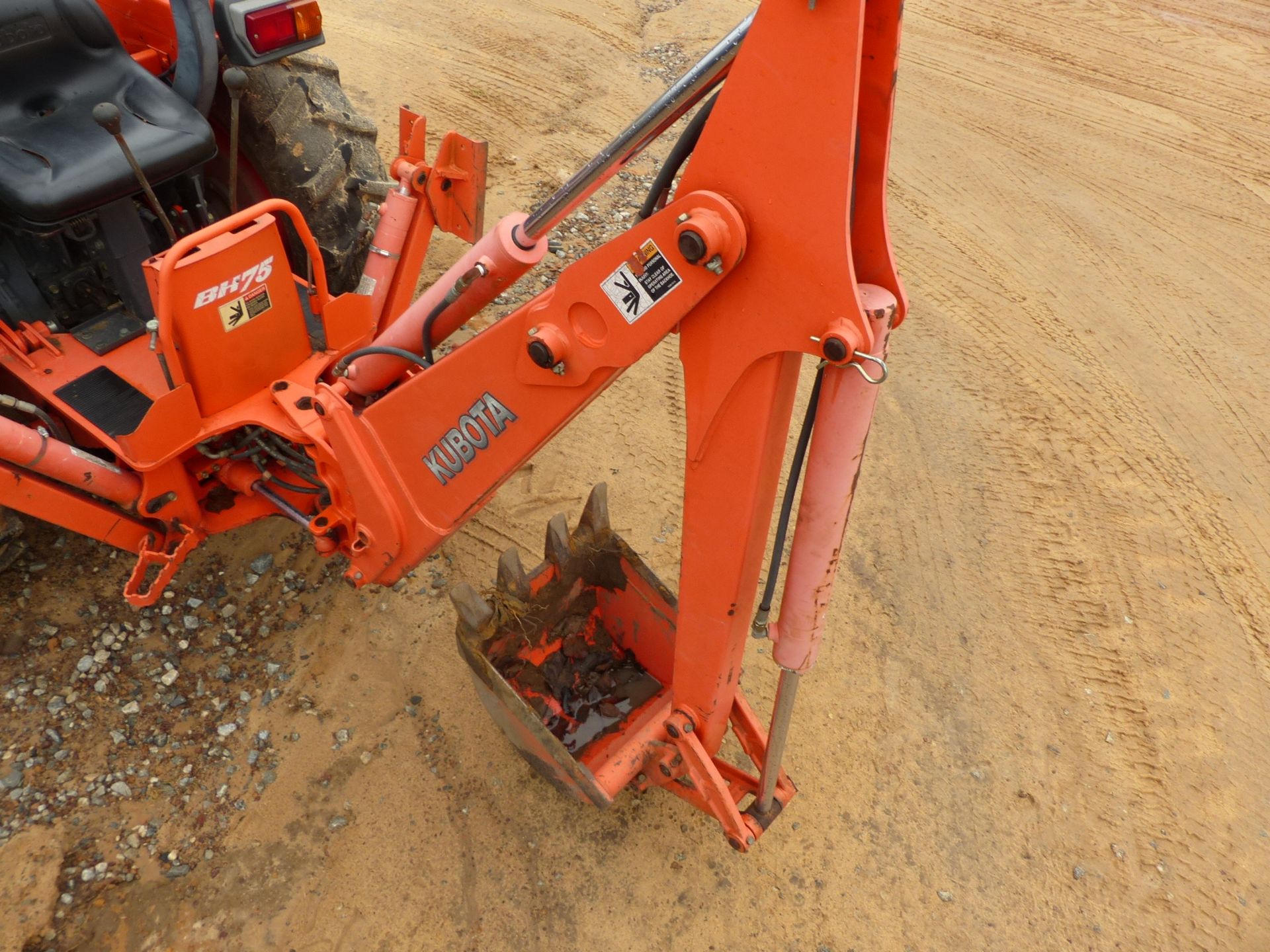 KUBOTA L3400 - Image 10 of 14