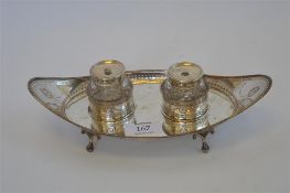 An attractive Sheffiled plated Adam's style inkstand with lift off covers. Est. £90 - £100.