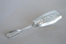 A William IV fiddle & thread fish slice with crested terminal. London 1834.  By Mary Chawner.