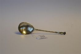 An Antique silver apostle topped spoon. Est. £100 - £120.