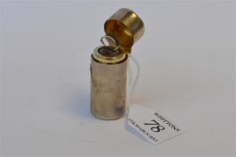 A good quality small scent bottle with hinged top and glass stopper. London 1882. By S & M. Est. £40