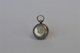 A hinged top sovereign case with loop handle and thumb piece. Birmingham 1901. By AW. Est. £25 - £