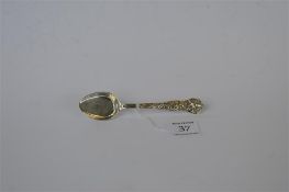 An attractive ice cream spade with figure decoration. London 1835. By Lias &  Lias. Est. £30 - £40.