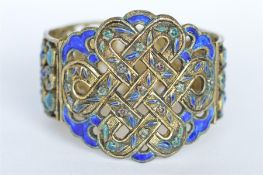 A Chinese silver and enamelled bracelet. Est. £60 - £70.