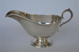 A good pedestalled sauce boat with circular reeded base. Sheffield. By TB&S. Approx. 145 grams. Est.