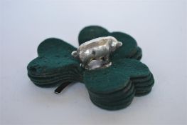 An unusual attractive pen wipe mounted with a pig on felt shamrock base. Chester 1909. By S