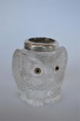 A heavy glass silver mounted lucifer in the form of an owl. Est. £50 - £60.