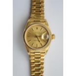 A good quality solid 18ct gold Rolex Oyster Date Just on mesh strap with concealed clasp. Approx.